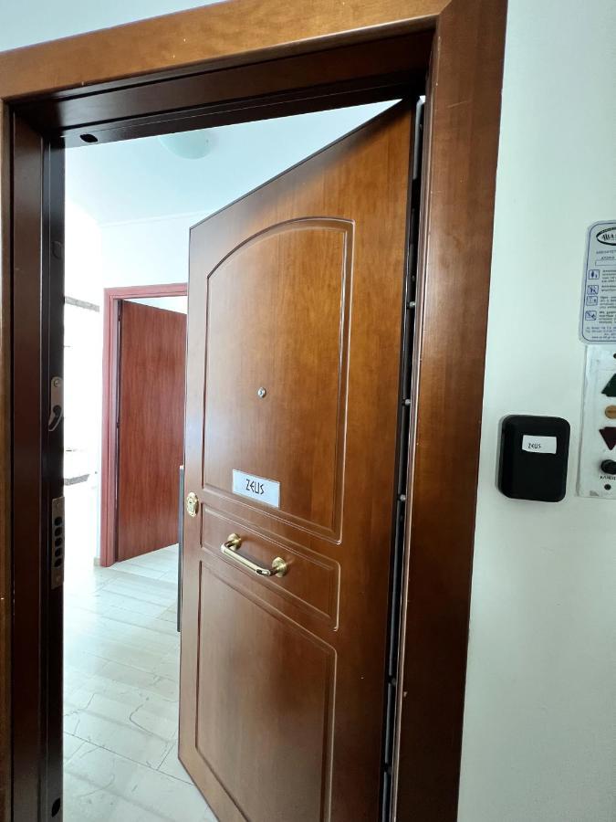 Zeus Bright & New Apartment - 25' Walk To The Acropolis 雅典 外观 照片